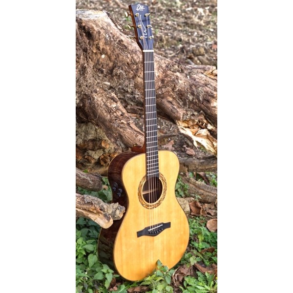 Eko Guitars - Eko Guitars MIA A400ce Chitarra acustica elettrificata